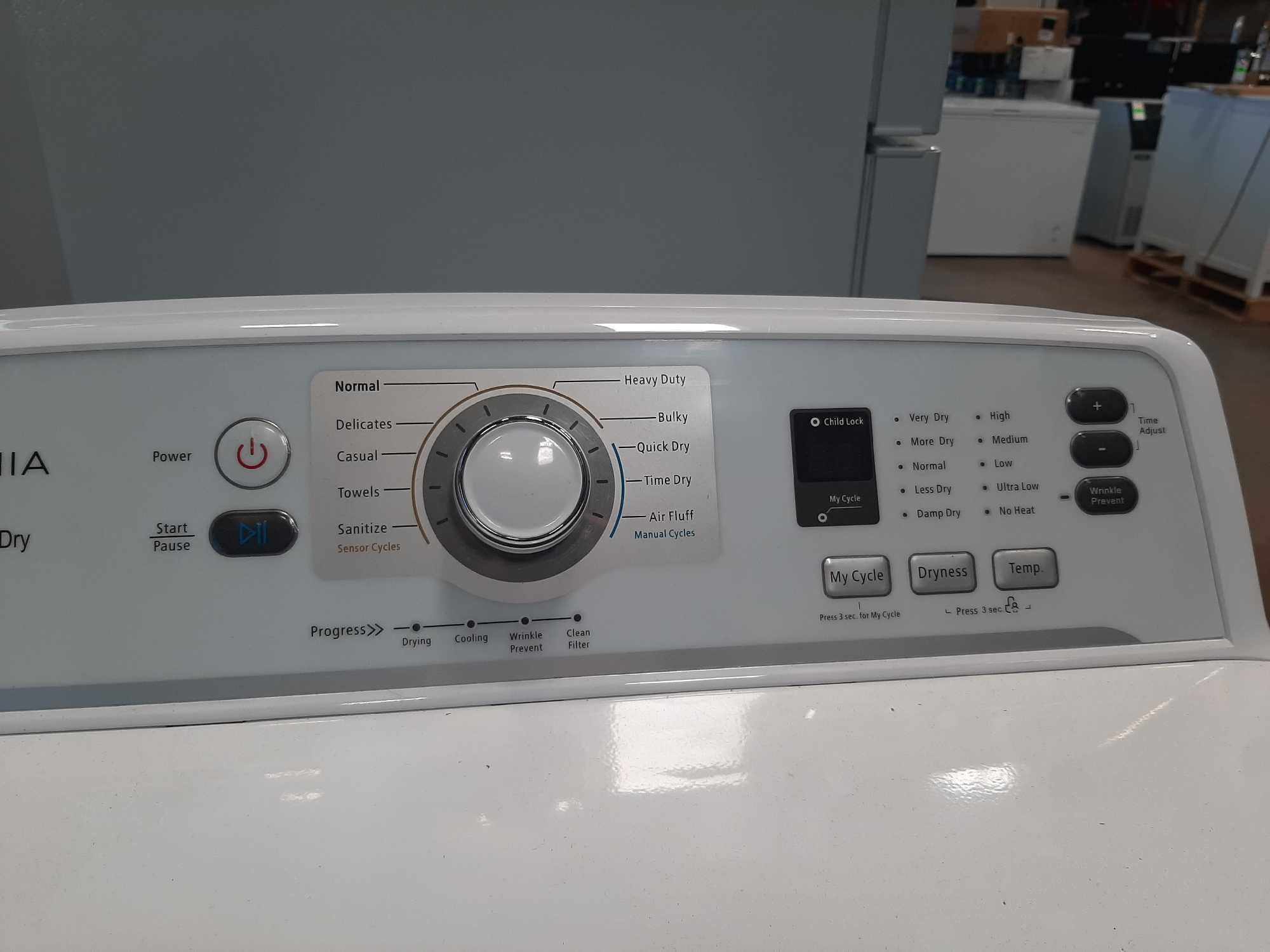 Insignia 6.7 Cu. Ft. Electric Dryer*PREVIOUSLY INSTALLED*