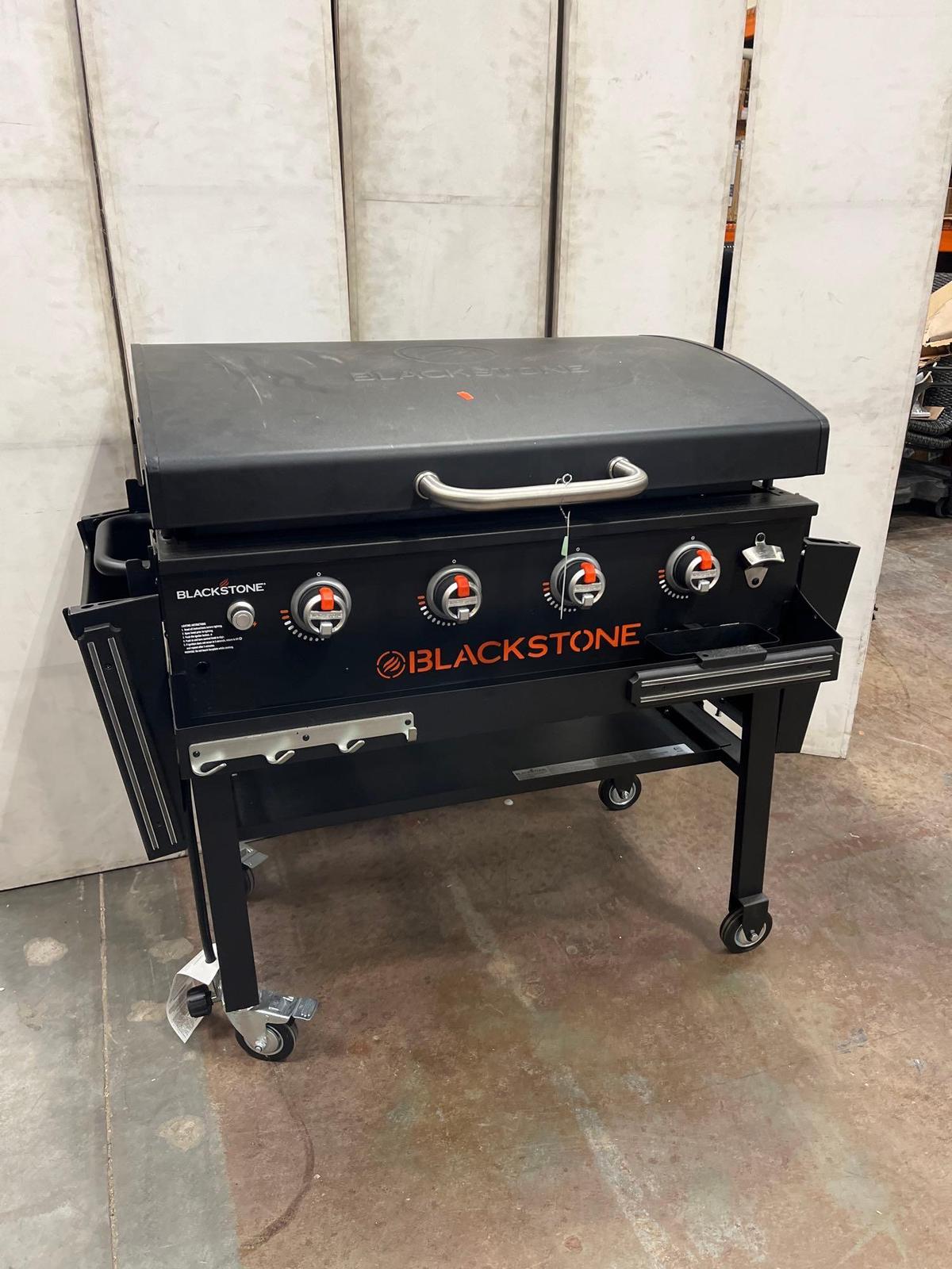 Blackstone 33in 4 Burner Griddle with Hood