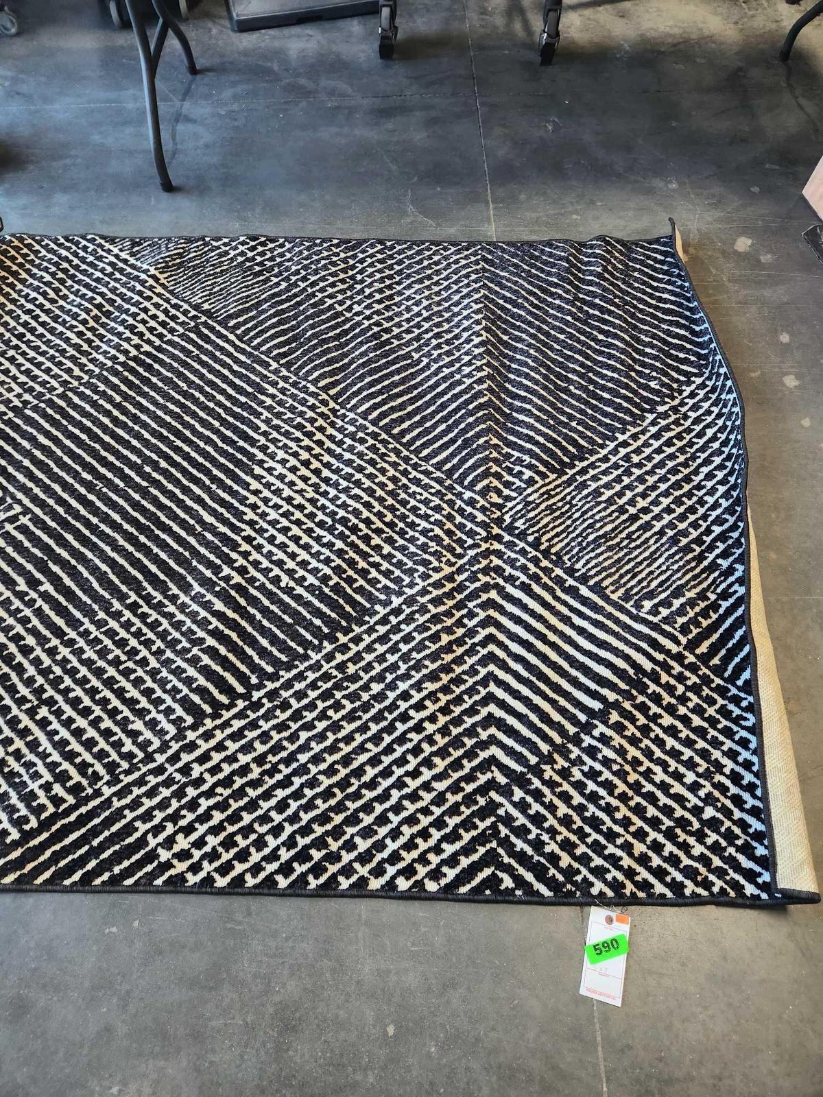 5 x 7 Black and White Rug