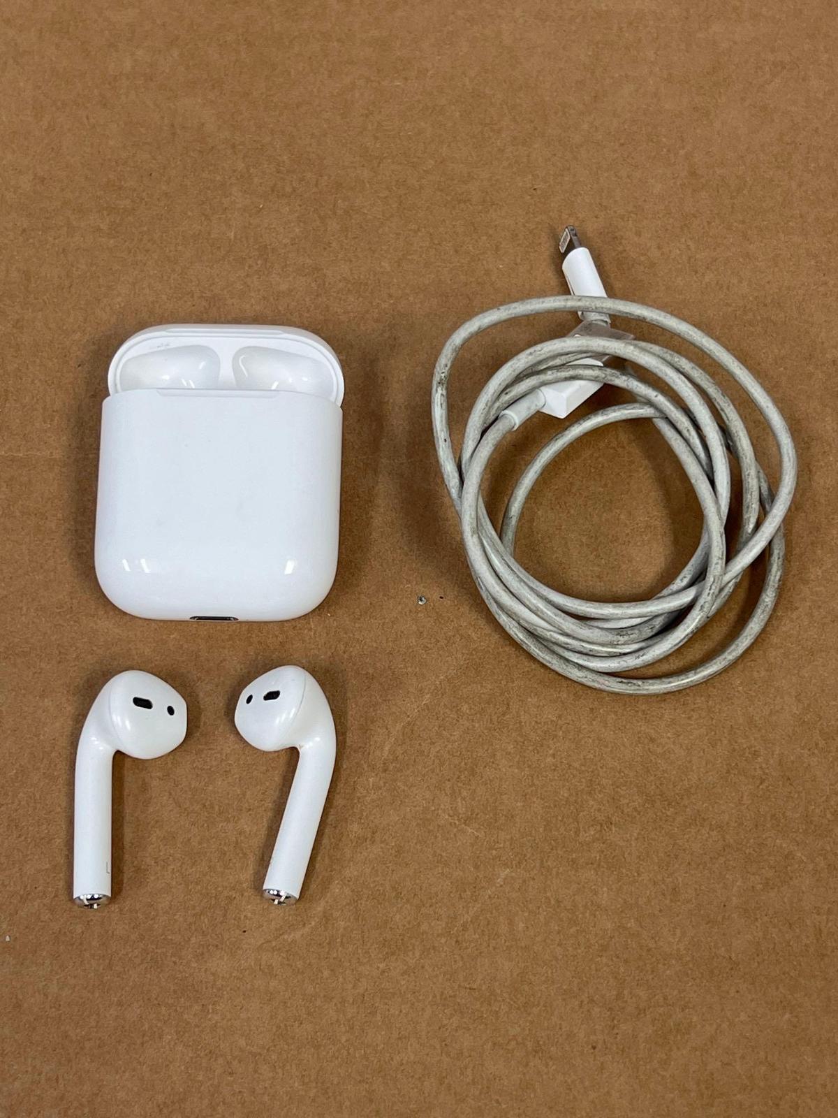 Apple AirPods 2nd Generation