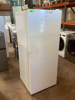Hisense 13.6 cu. ft. Full Size Upright Freezer*COLD*PREVIOUSLY INSTALLED*