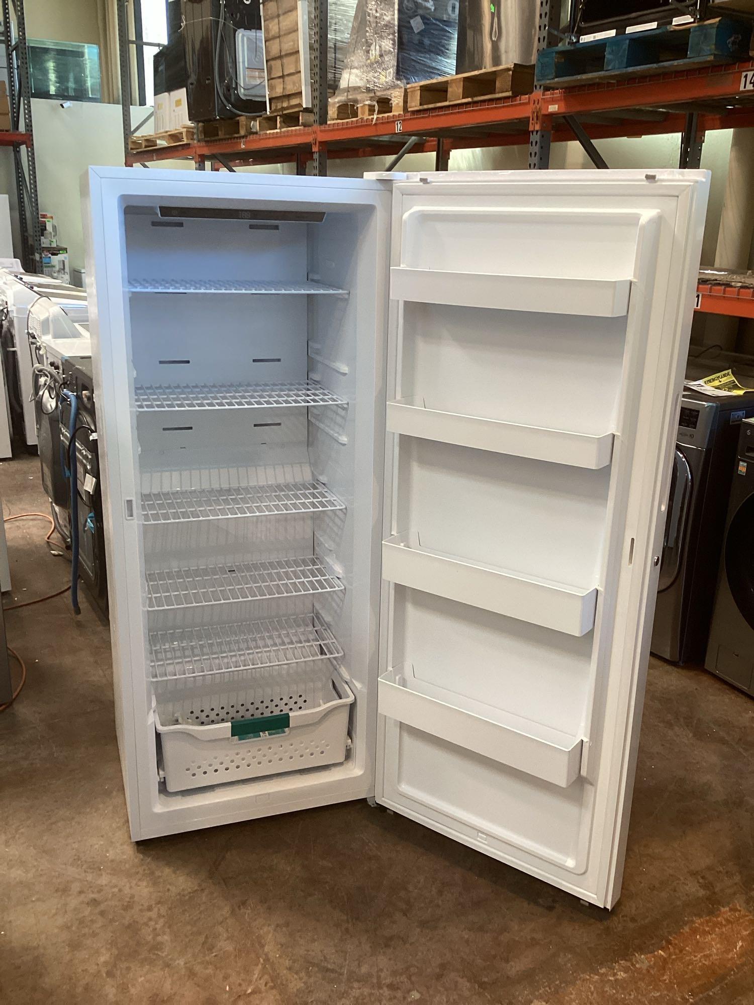 Hisense 13.6 cu. ft. Full Size Upright Freezer*COLD*PREVIOUSLY INSTALLED*