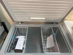 Midea 7.0 cu. ft. Chest Freezer*COLD*