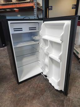 Midea 3.3 cu. ft. Compact Refrigerator*COLD*PERVIOUSLY INSTALLED*