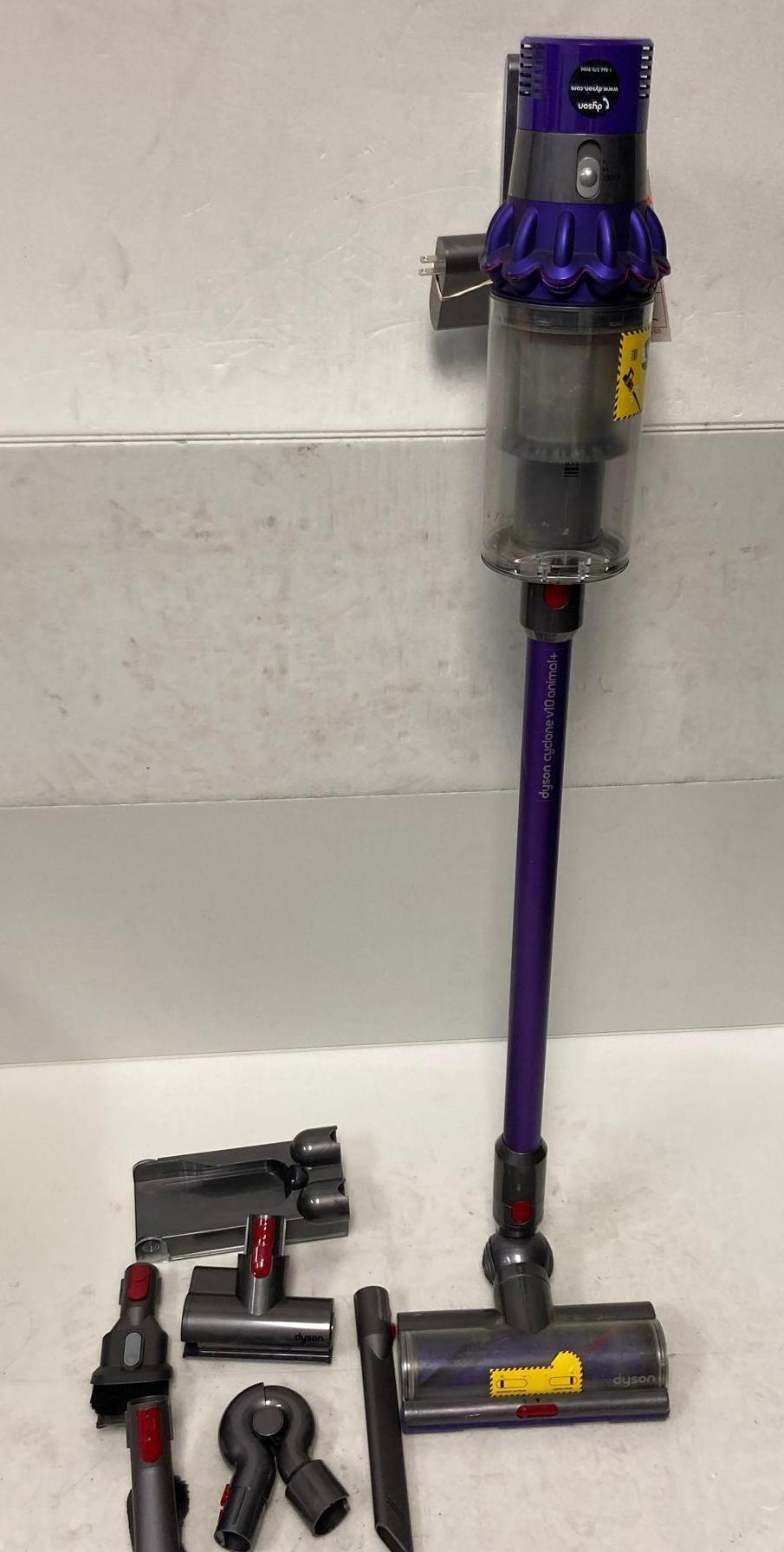 Dyson Stick Vacuum*TURNS ON*MISSING*