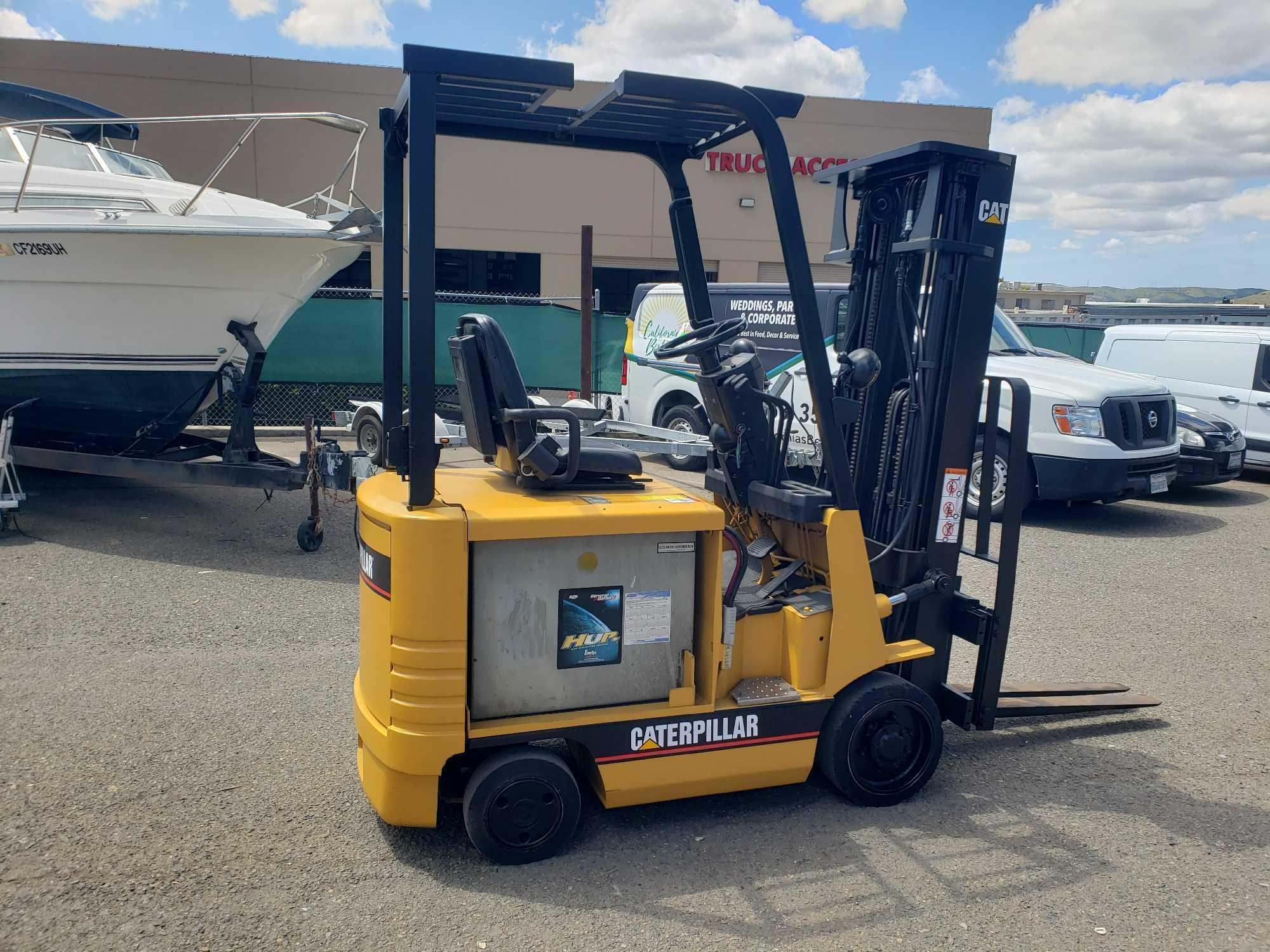 CATERPILLAR 3,000lbs Capacity 36v Forklift