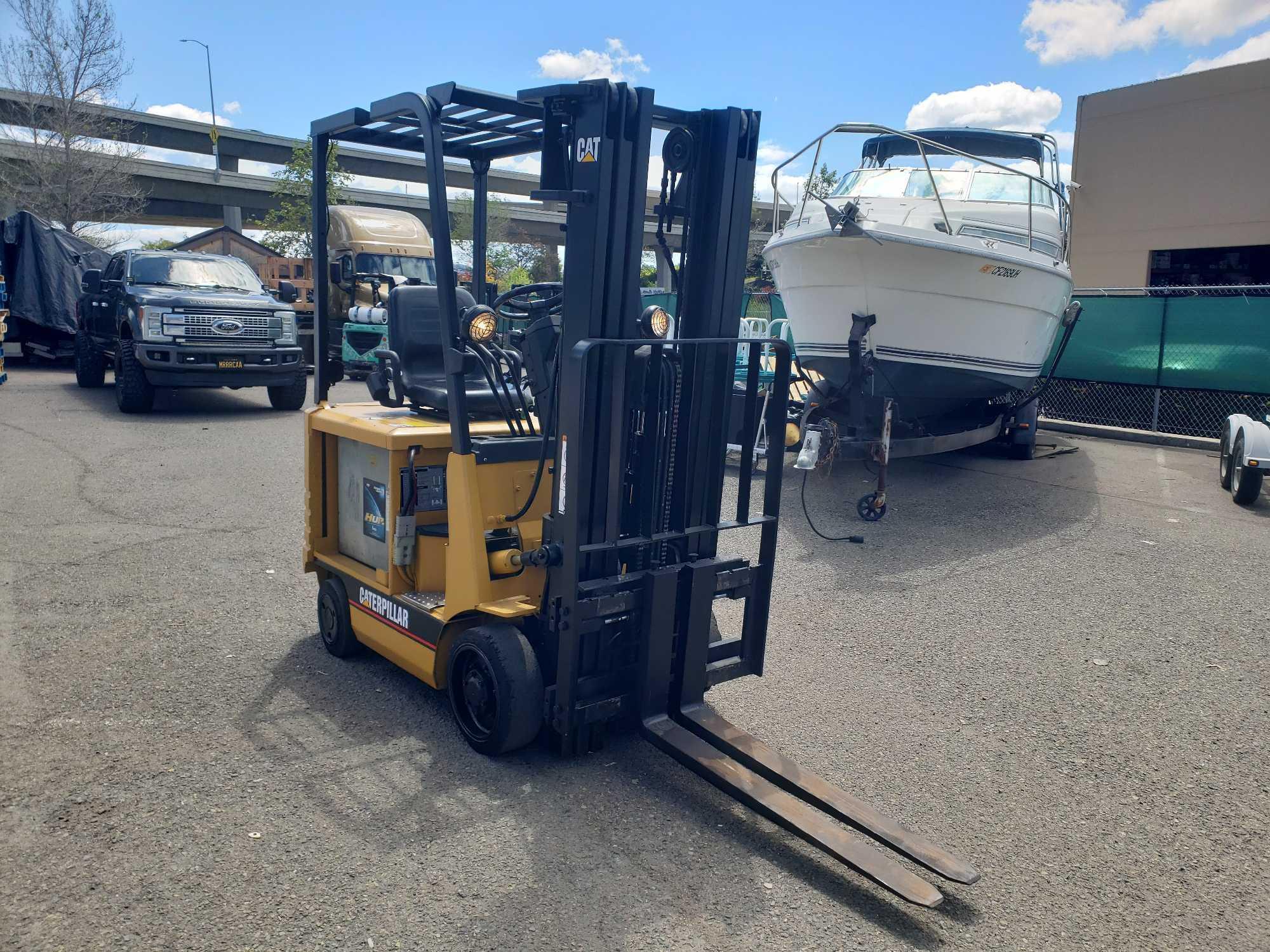 CATERPILLAR 3,000lbs Capacity 36v Forklift