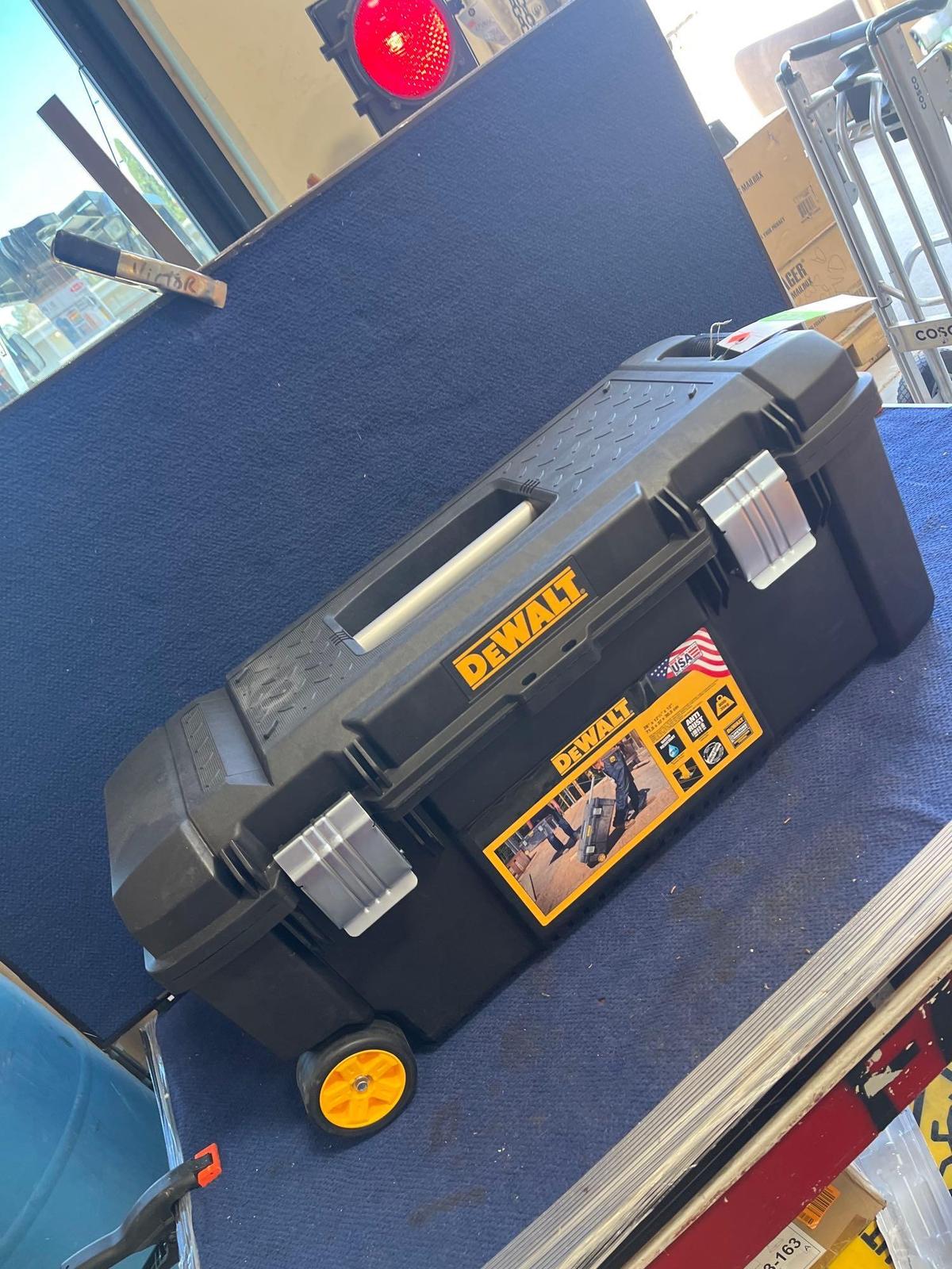 DeWALT Rolling Tool Box