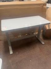 Tresanti Adjustable Height Desk*WORKS*