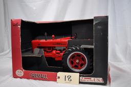 Scale Models Farmall 400 - 1/8th scale - new in box