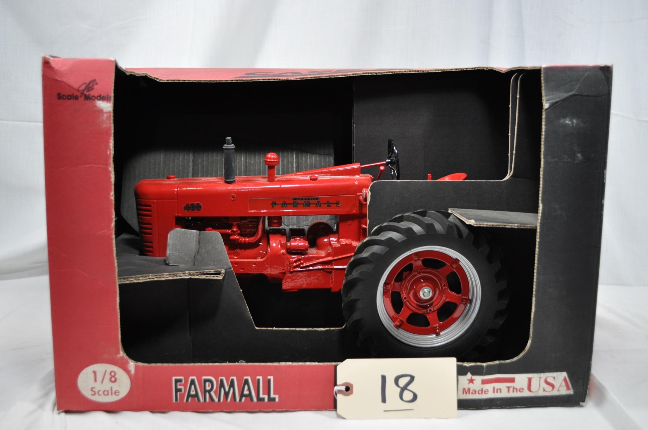 Scale Models Farmall 400 - 1/8th scale - new in box