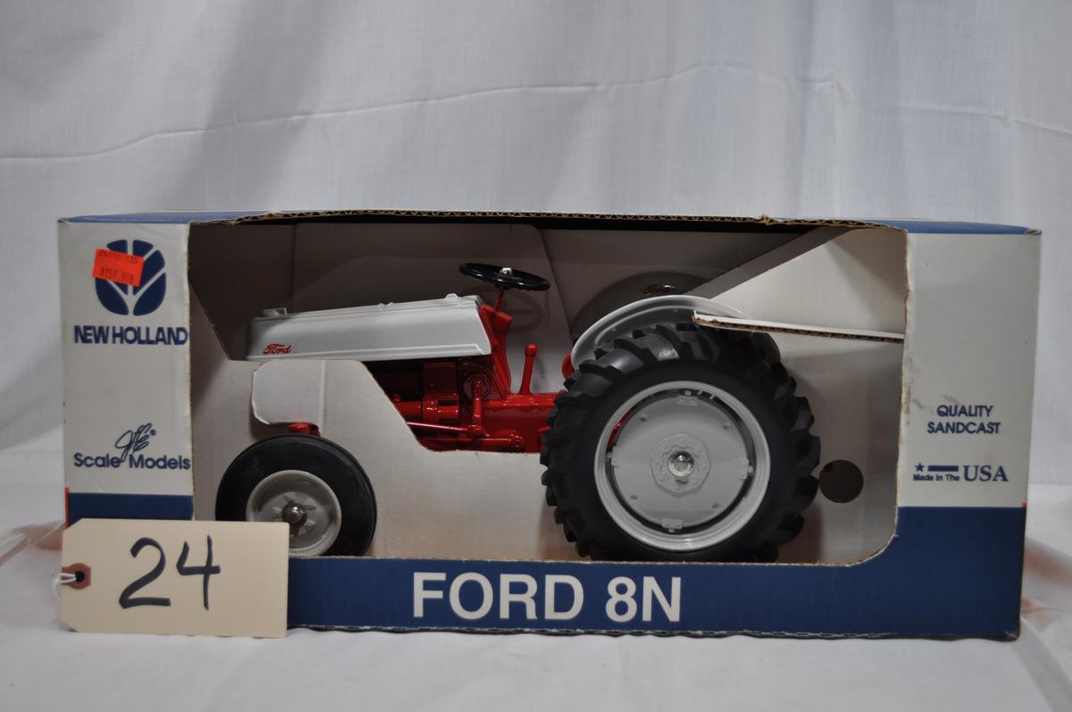 Scale Models Ford 8N - 1/8th scale - new in box