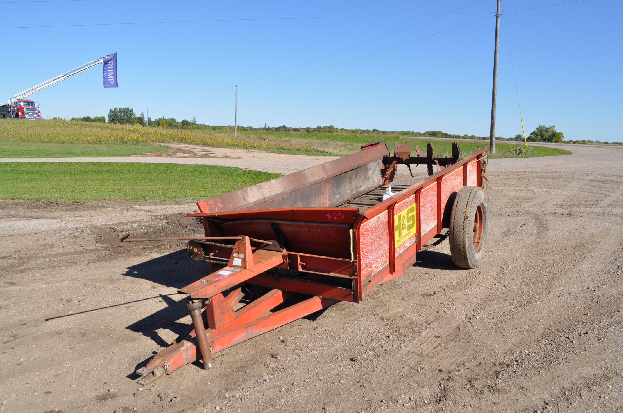 H&S Manufacturing Co Manure Spreader -  13 ft long