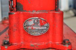 Standard Oil Company/Gilbert and Barker 15 Gallon Lubester