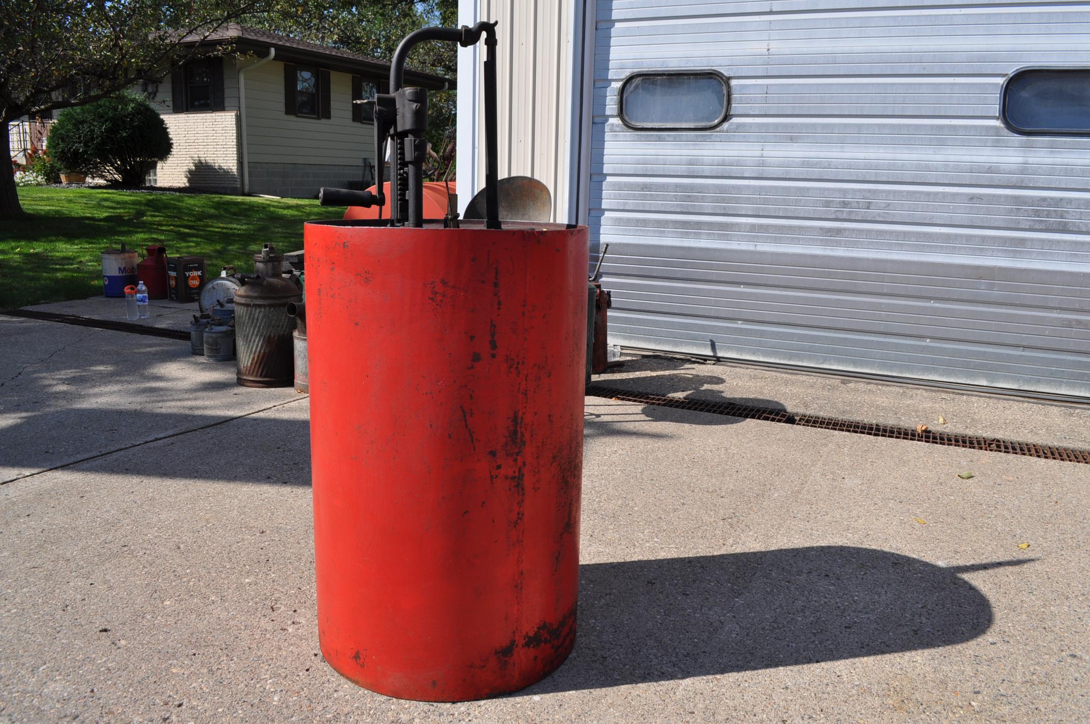 Milwaukee Tank Company Circle Barrel Oil Lubester