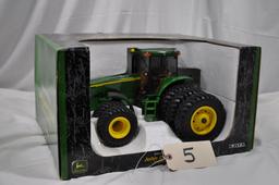 Ertl John Deere 8520 Collector Edition - 1/16th scale - Duals