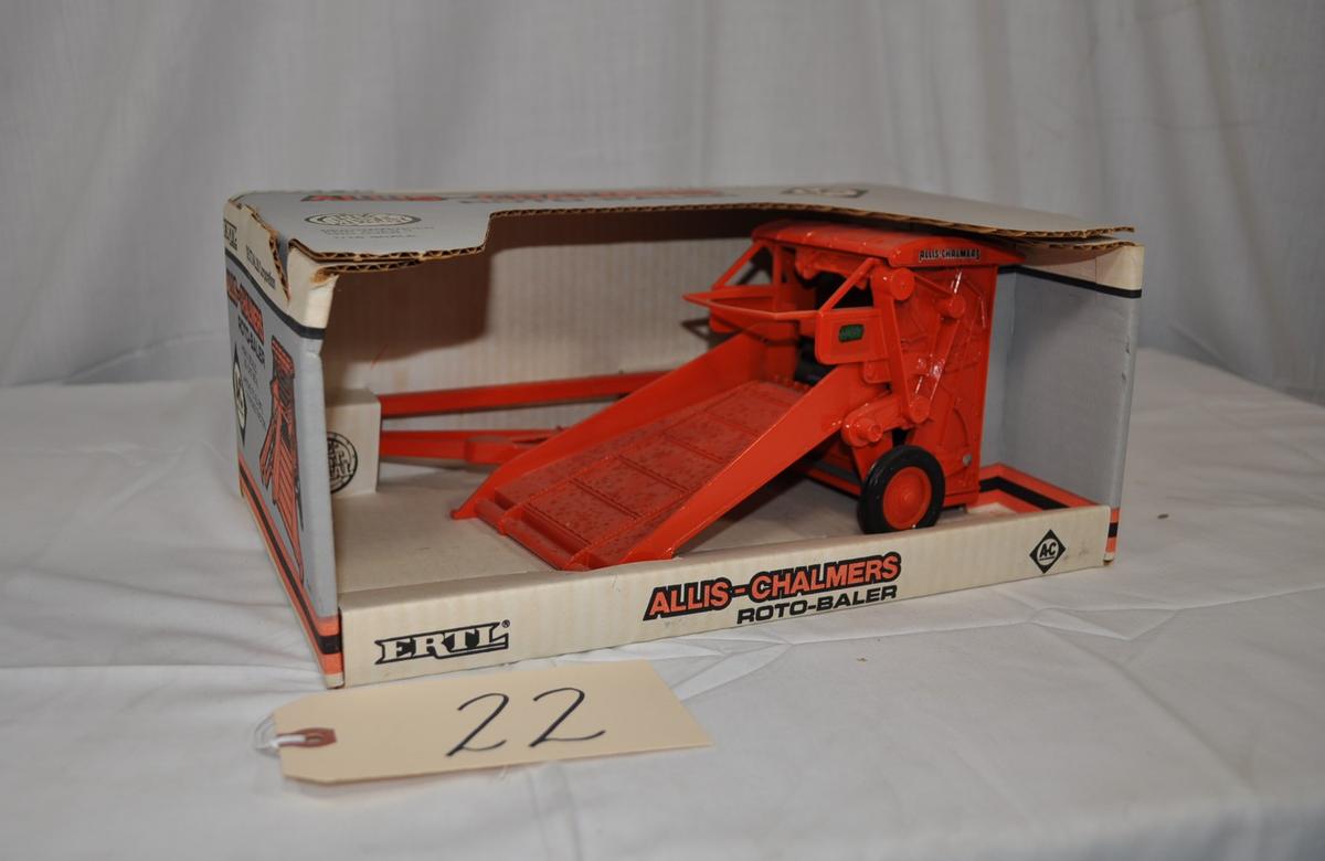 Ertl Allis-Chalmers Roto-Baler - highly detailed - 1/16th scale