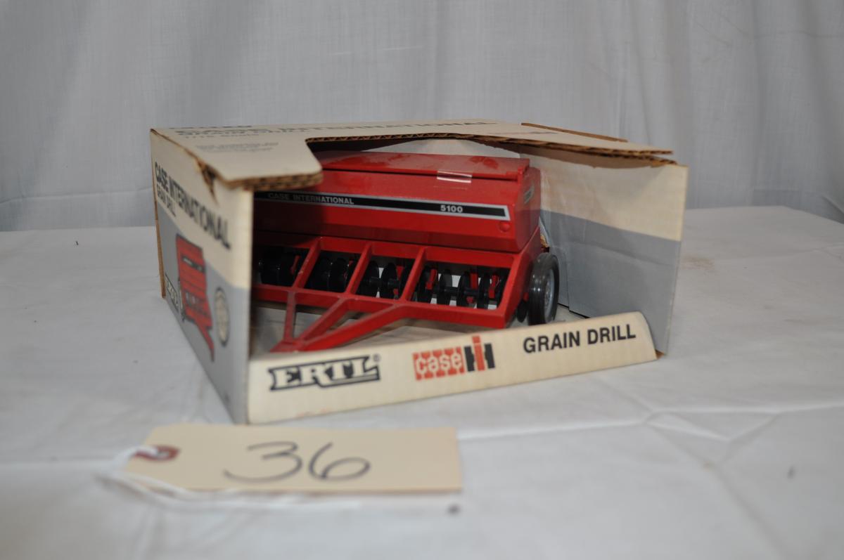 Ertl Case International Grain Drill - 1/16th scale