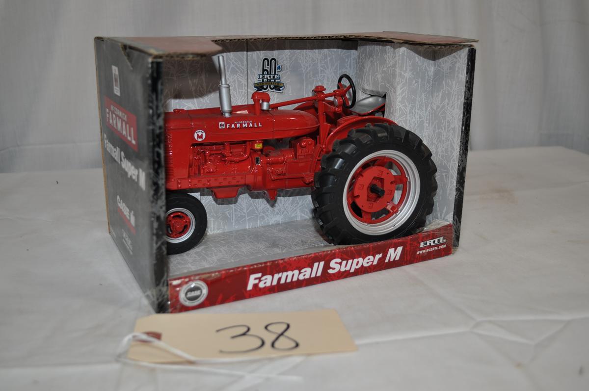 Ertl Farmall Super M - 1/16th scale