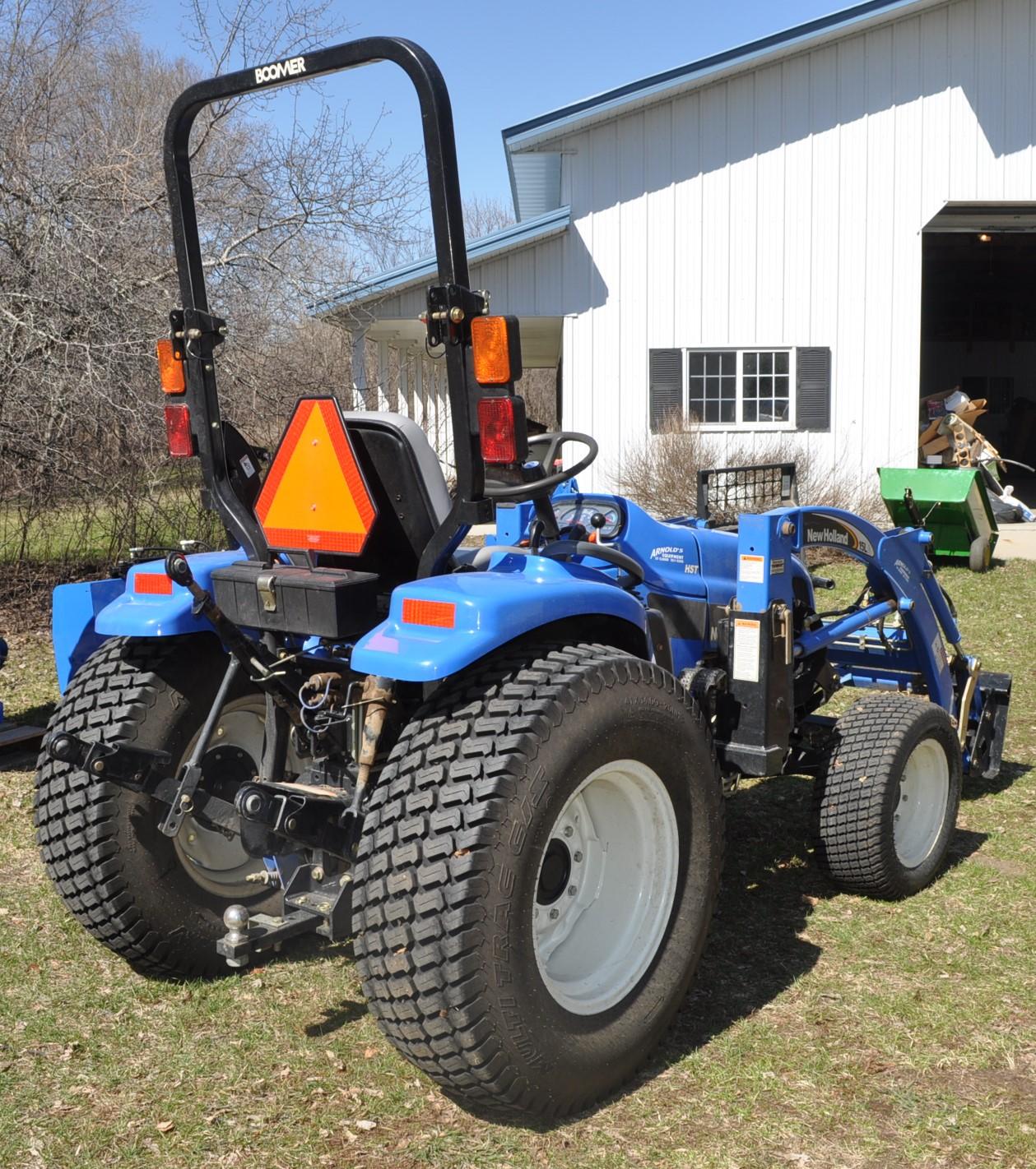 New Holland TC34DA HST Compact Utility Tractor with 15LA Loader & Bucket & Soft Sided Cab