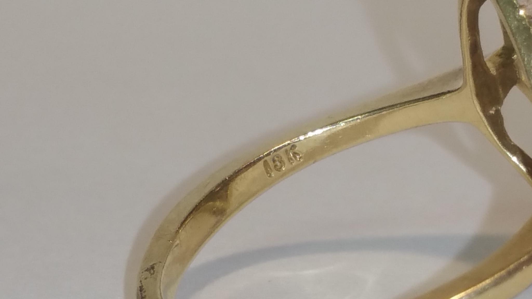 18K Yellow Gold Ring