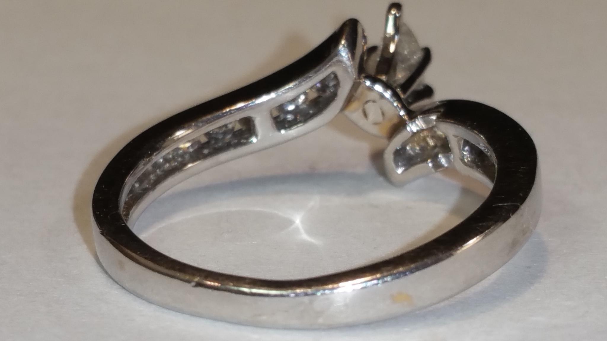 14K White Gold Ring