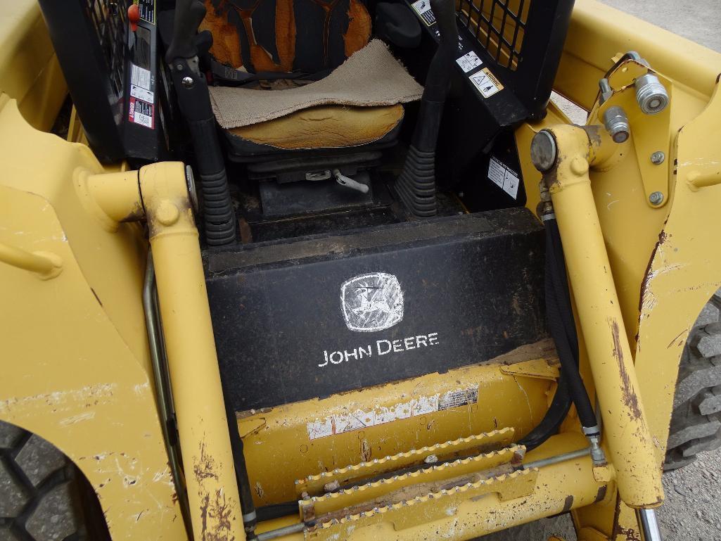 2006 John Deere 317 Skid Steer Loader, Auxiliary Hydraulics, 66in Bucket, 10-16.5 Tires, Rear