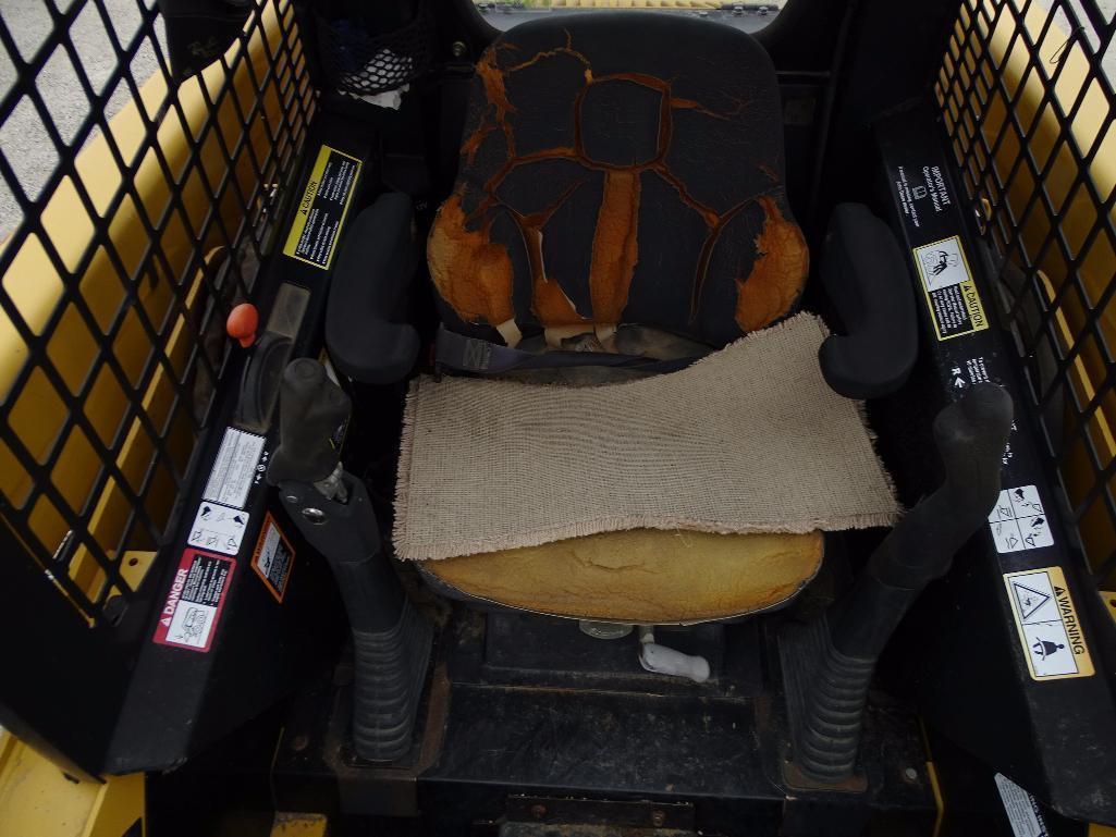 2006 John Deere 317 Skid Steer Loader, Auxiliary Hydraulics, 66in Bucket, 10-16.5 Tires, Rear