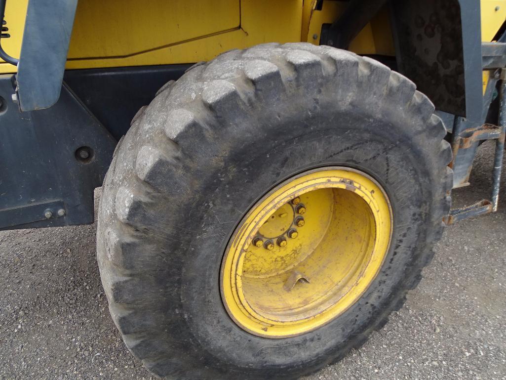 2008 Komatsu WA200-5 Wheel Loader, Cab w/ A/C & Heat, 3rd Valve, Quick Coupler, 20.5-R25 Tires,