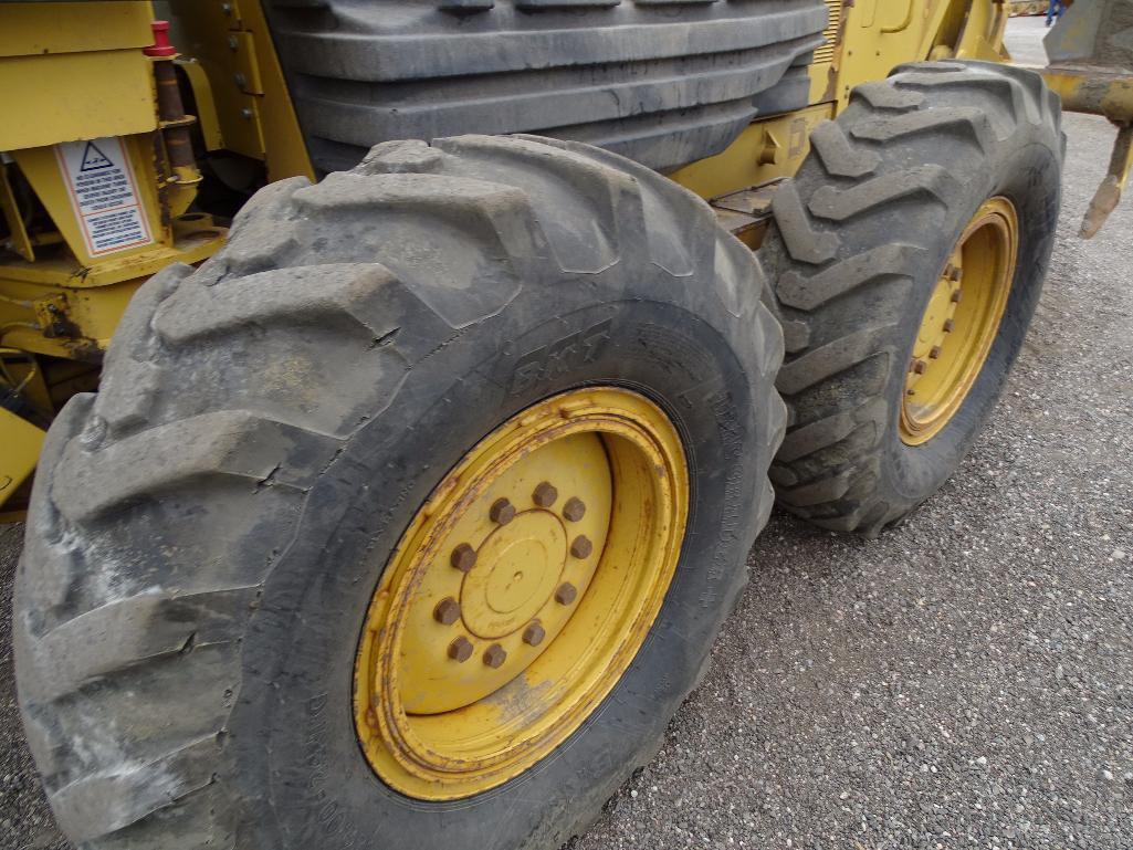 2004 Caterpillar 163H Motor Grader, Rear Ripper, 14' Moldboard, Accumulators, Rylind Front Lift