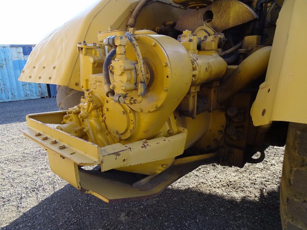 Caterpillar 637D Motor Scraper, Twin Engine, Push/ Pull, 33.25-35 Tires, S/N: 27W01379