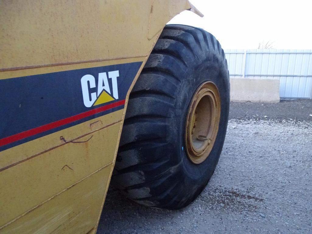 1990 Caterpillar 615C Paddle Scraper, 29.5-25 Tires, Hour Meter Reads: 3160, S/N: 5TF00338