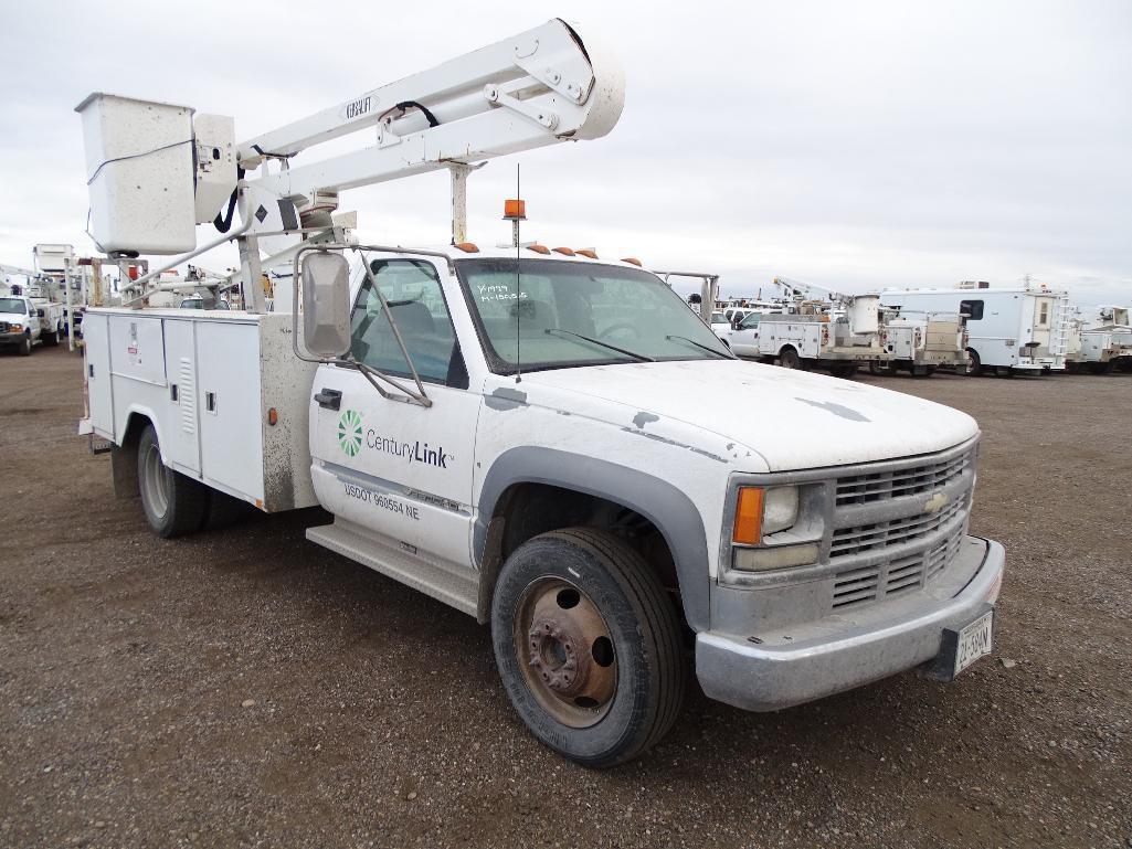 1999 CHEVROLET 3500 Heavy Duty Bucket Truck, 7.4L V8, Automatic, Versalift Model V032N Boom, 32'