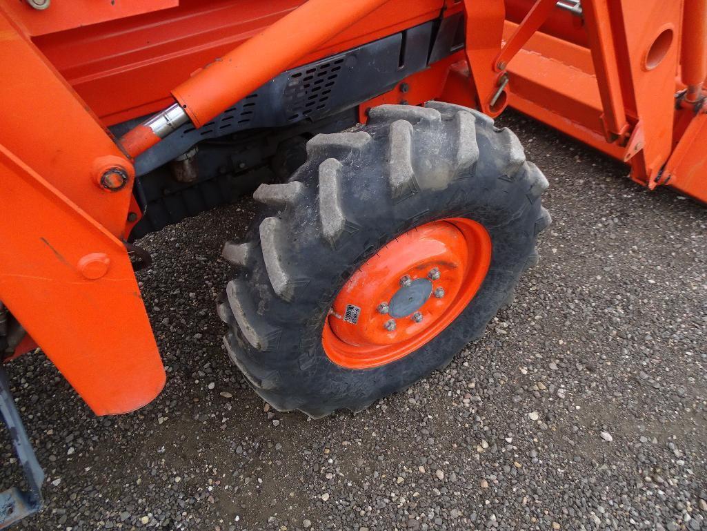 Kubota L4310 4WD Tractor/Loader, Hydrostatic, Enclosed Cab, 3-Pt, PTO, LA681 Loader Assembly, 59in