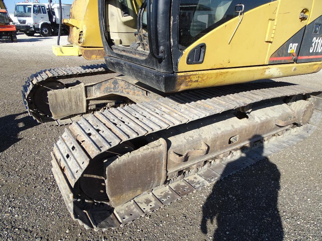 2001 Caterpillar 311CU Hydraulic Excavator, 32in Bucket w/ Thumb, 20in TBG, Hour Meter Reads: 2930,