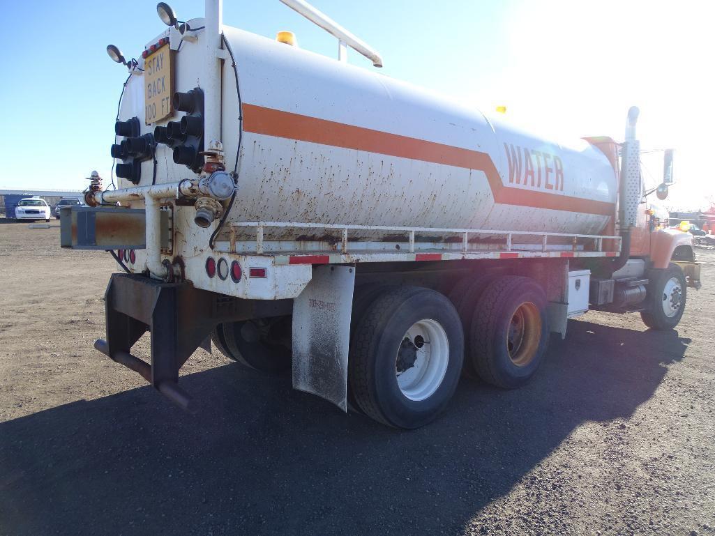 1997 INTERNATIONAL 2574 T/A Water Truck, Cummins N14 Diesel, 13-Speed Transmission, Hendrickson