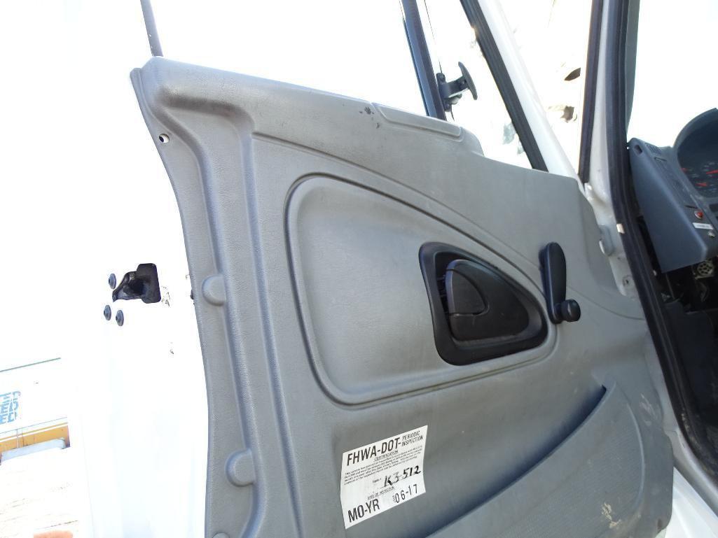 2005 INTERNATIONAL 4400 S/A Bucket Truck, DT466, Automatic, Spring Suspension, Hi-Ranger Model