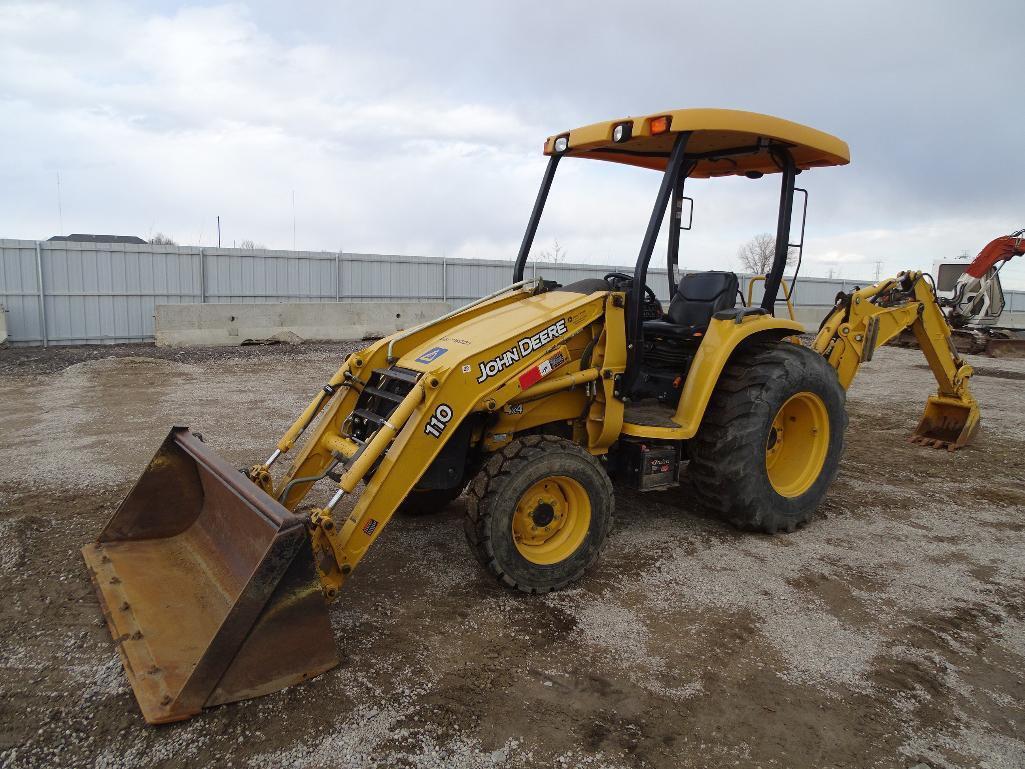 John Deere 110 4WD Loader/ Backhoe, Front & Rear Auxiliary Hydraulics, ROPS, 17in Hoe Bucket, Engine