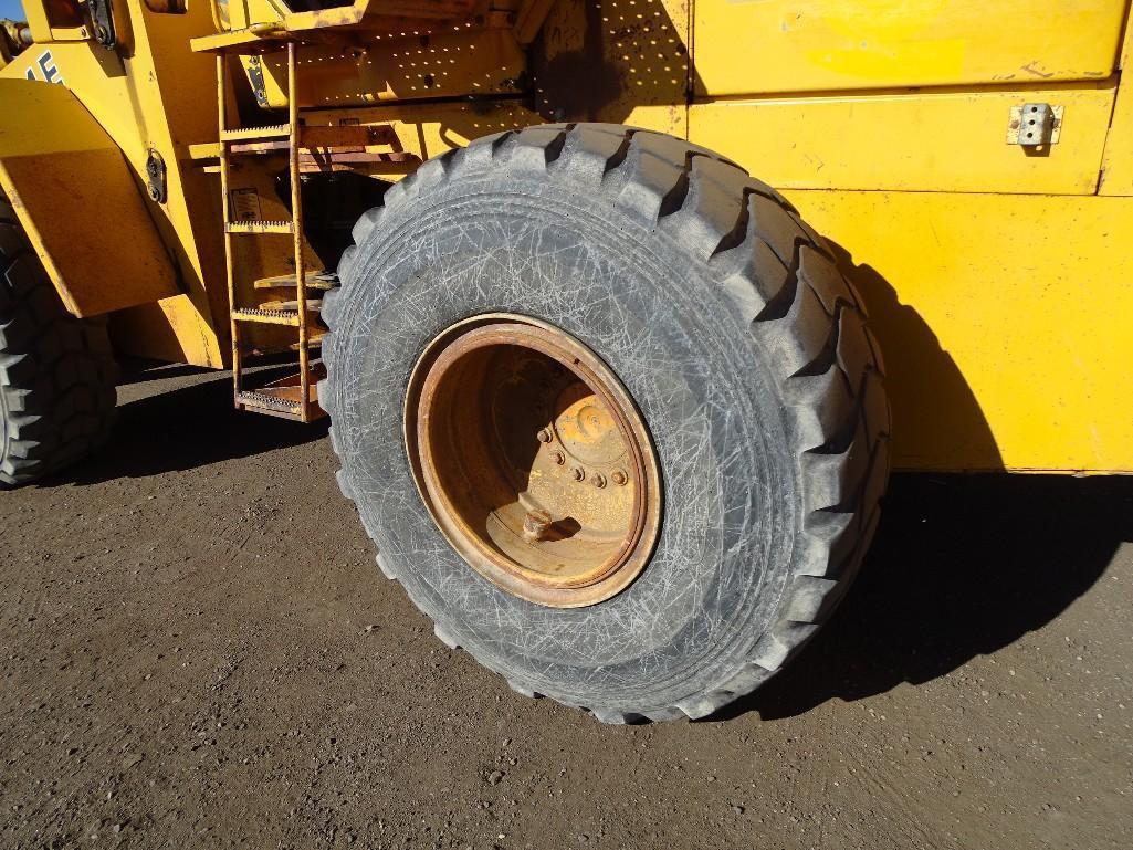 John Deere 644E Wheel Loader, Quick Coupler, 20.5-R25 Tires, County Unit, Hour Meter Reads: 13,685,