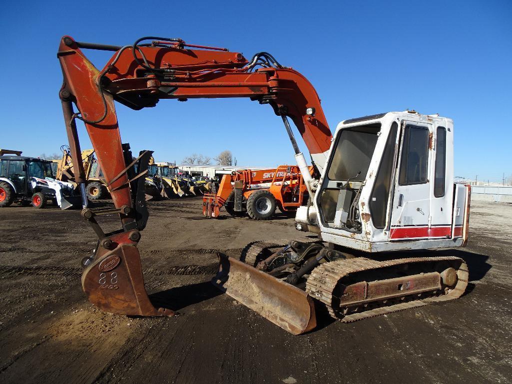 Linkbelt LS-1600 Hydraulic Excavator, Series II, 24in Bucket w/ Thumb, 18in TBG, 88in Backfill