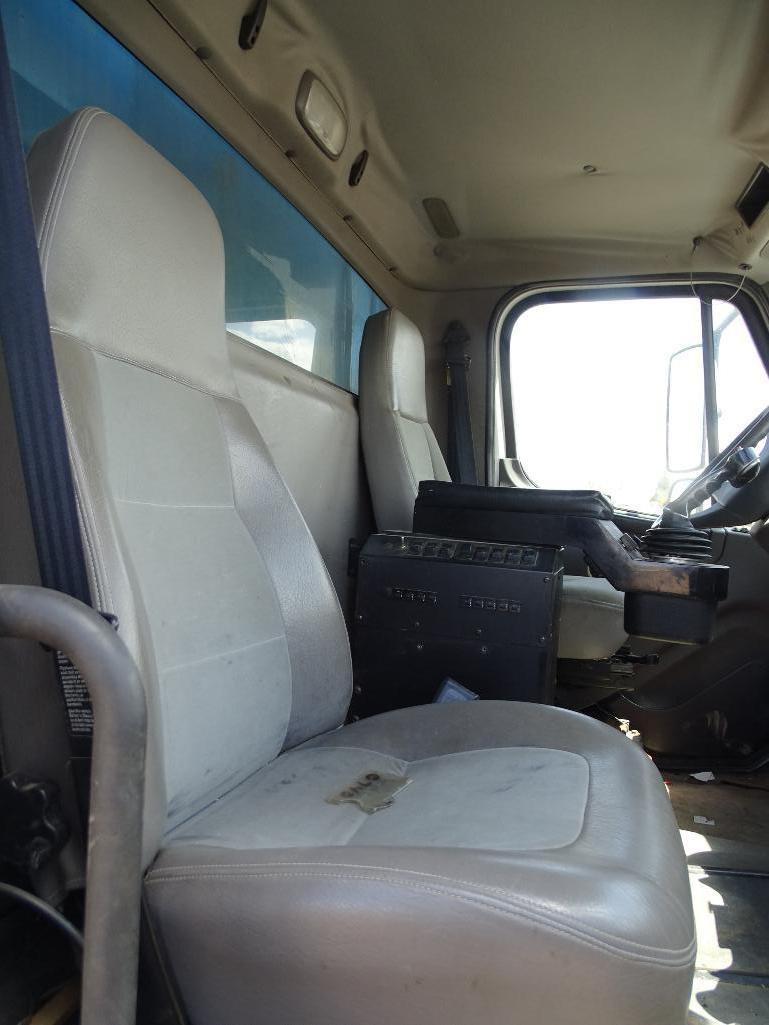 2005 FREIGHTLINER BUSINESS CLASS M2 S/A Dump Truck, Caterpillar C7 Diesel, Automatic, Spring