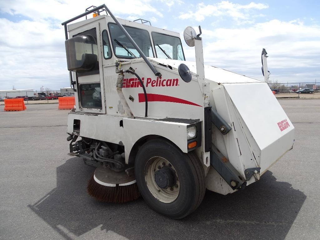 2004 Elgin Pelican Street Sweeper, Series P Dual Gutter Brooms, Dual Steer, John Deere 4-Cylinder