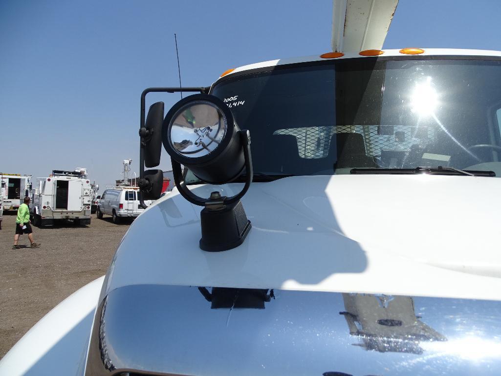 2005 INTERNATIONAL 4400 S/A Bucket Truck, DT466 Diesel, Automatic, Terex Hi-Ranger 5TC-52 Boom, 52'