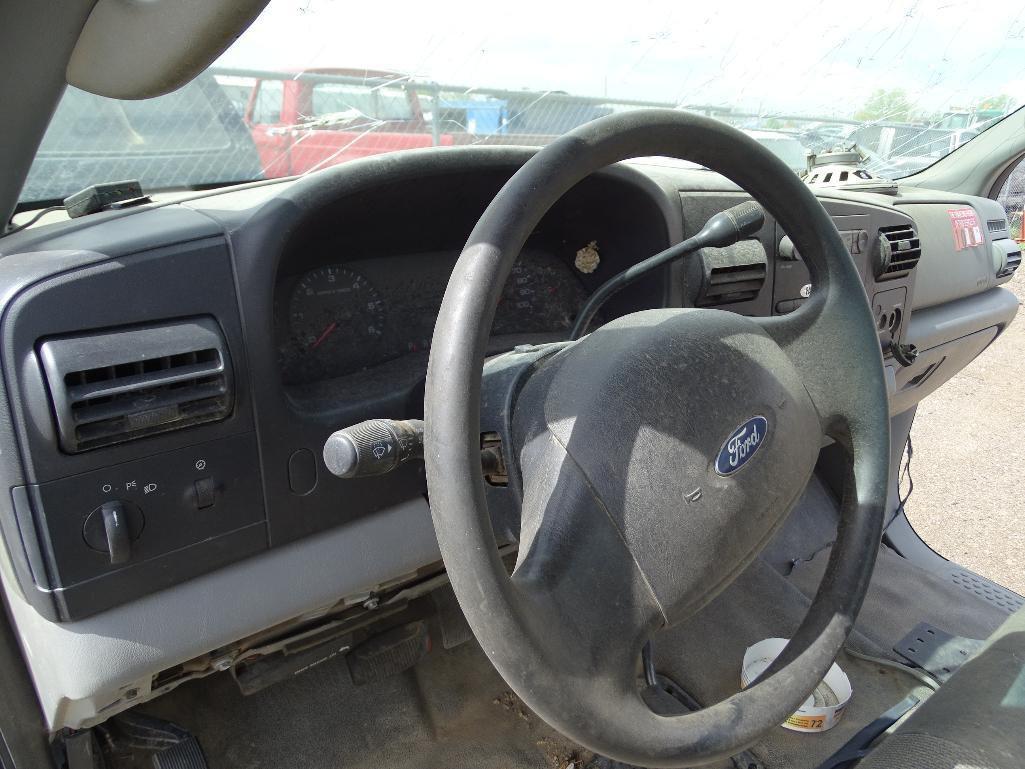 2006 FORD F450 Utility Truck, Odometer Inoperable, TOW AWAY - No Engine, No Doors, Missing Parts