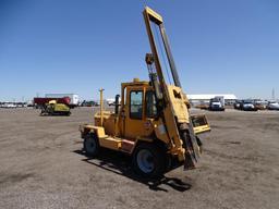 Arrow 1350 Mobile Hammer, Enclosed Cab, Diesel, Extra Breaking Tools, Municipality Unit, Hour Meter