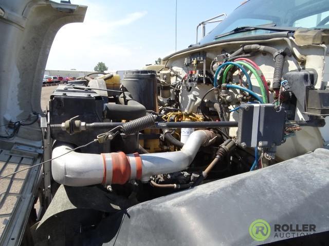 2000 GMC C7500 S/A Lube Truck, Caterpillar 3126 Diesel, 6-Speed Transmission, Maintainer Bed, 33,000