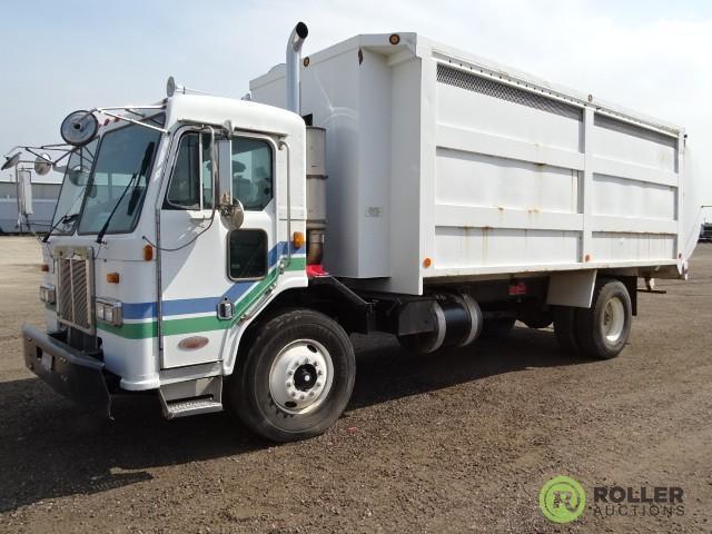 2000 PETERBILT 320 S/A Recycle Truck, Caterpillar Diesel, Automatic, Labrie Bed 33,000 LB GVWR, TOW