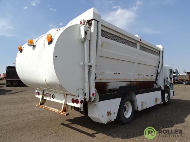 2000 PETERBILT 320 S/A Recycle Truck, Caterpillar Diesel, Automatic, Labrie Bed 33,000 LB GVWR, TOW