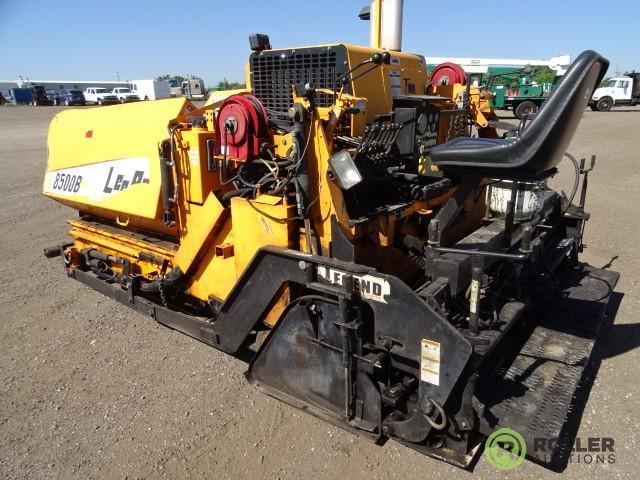 2012 Leeboy 8500B Crawler Asphalt Paver, Dual Controls, Kubota Diesel, 8-15.5' Extendable Screed,