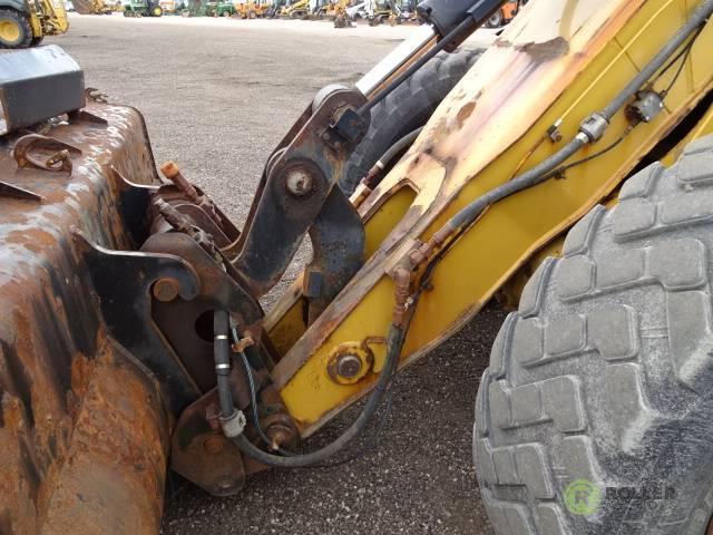 2001 Caterpillar 924G Wheel Loader, Quick Coupler, 3rd Valve, A/C Cab, 17.5-R25 Tires, City Unit,